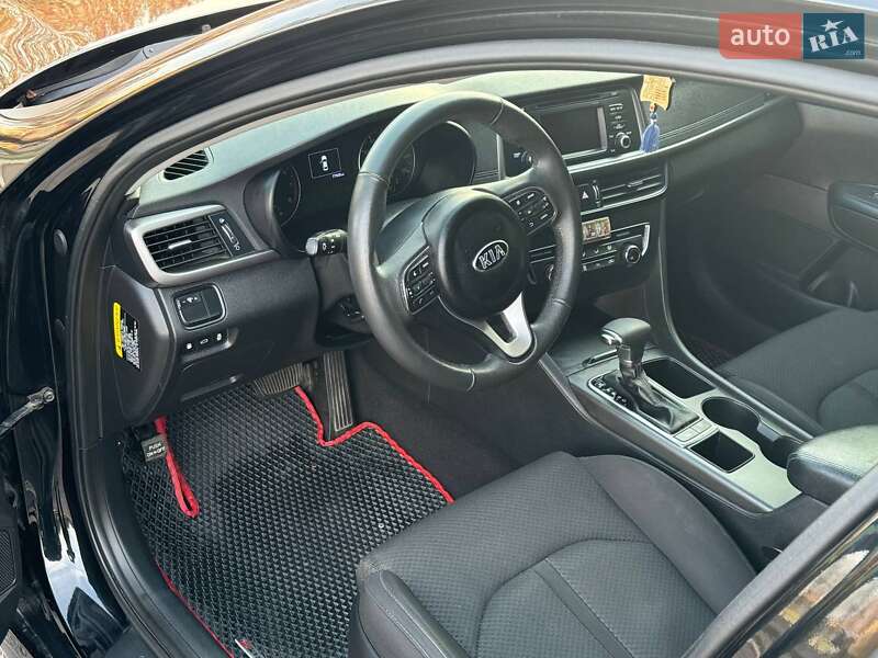 Седан Kia Optima 2016 в Черкасах