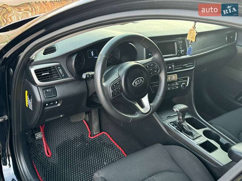 Седан Kia Optima 2016 в Черкасах