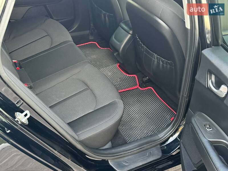 Седан Kia Optima 2016 в Черкасах