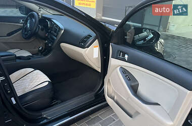 Седан Kia Optima 2013 в 