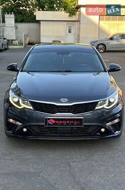 Седан Kia Optima 2018 в 