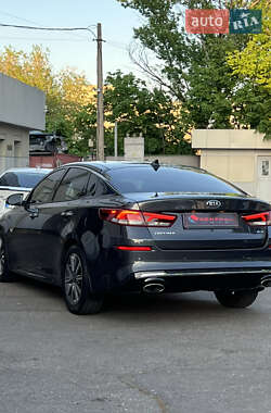 Седан Kia Optima 2018 в 