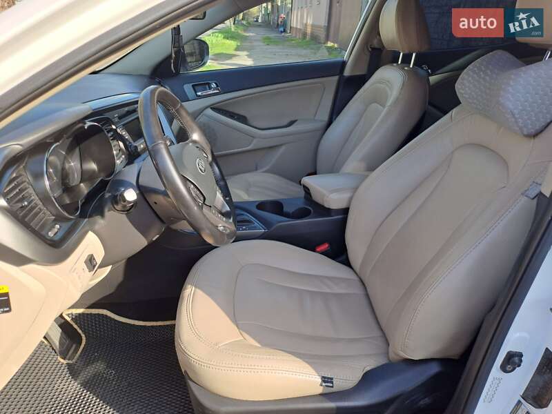 Седан Kia Optima 2012 в Дніпрі