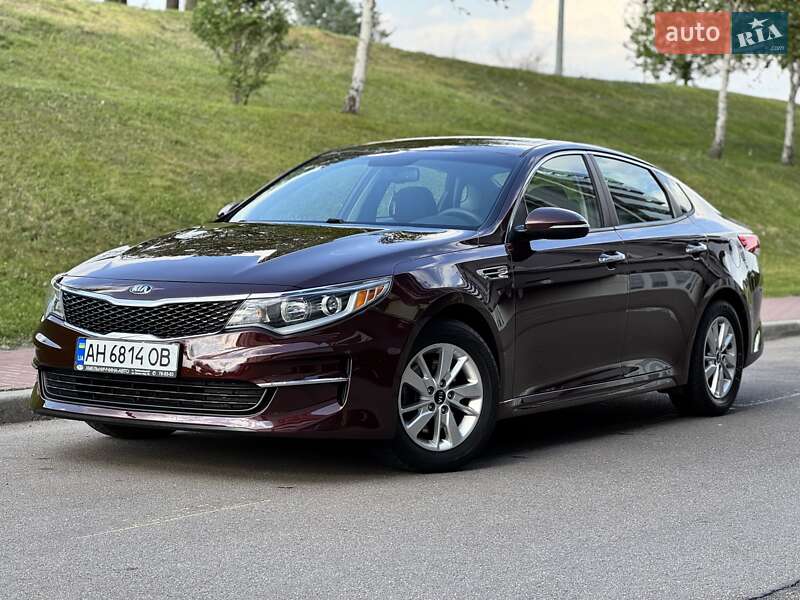Седан Kia Optima 2016 в 