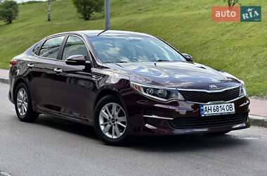 Седан Kia Optima 2016 в 