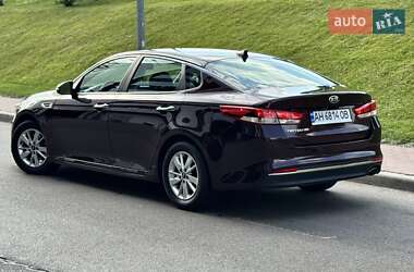 Седан Kia Optima 2016 в 