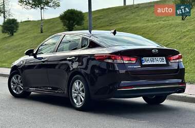 Седан Kia Optima 2016 в 