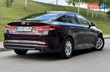 Седан Kia Optima 2016 в 