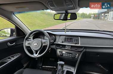 Седан Kia Optima 2016 в 