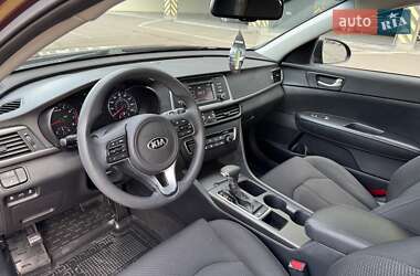Седан Kia Optima 2016 в 
