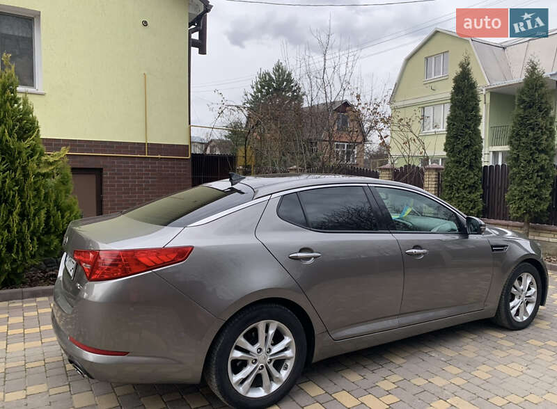 Седан Kia Optima 2012 в Хмельницькому