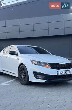 Седан Kia Optima 2012 в Ровно