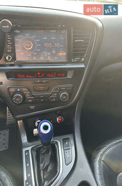 Седан Kia Optima 2011 в 