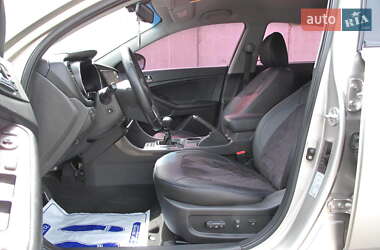 Седан Kia Optima 2012 в 