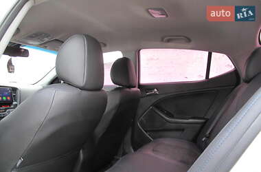 Седан Kia Optima 2012 в 