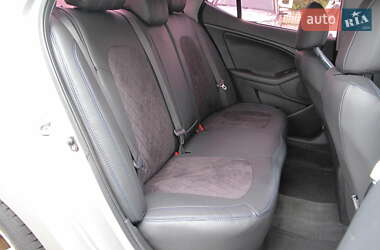 Седан Kia Optima 2012 в 