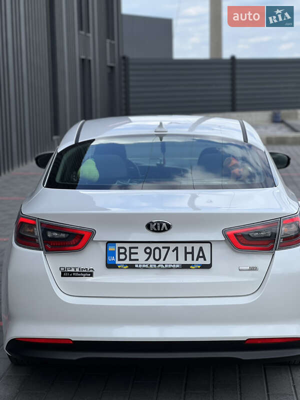 Седан Kia Optima 2014 в Первомайске