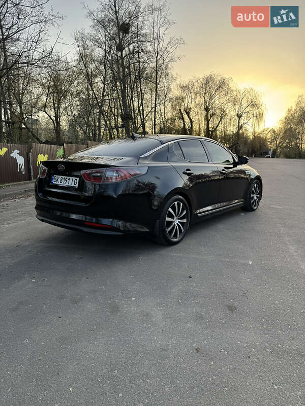 Седан Kia Optima 2014 в Ровно