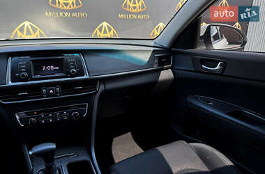 Седан Kia Optima 2016 в 