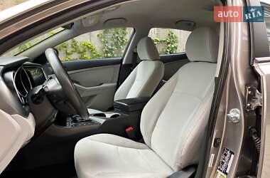 Седан Kia Optima 2014 в 