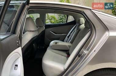Седан Kia Optima 2014 в 