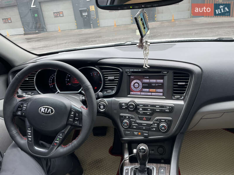 Седан Kia Optima 2012 в Харькове