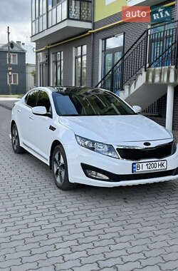 Седан Kia Optima 2012 в Жовкві