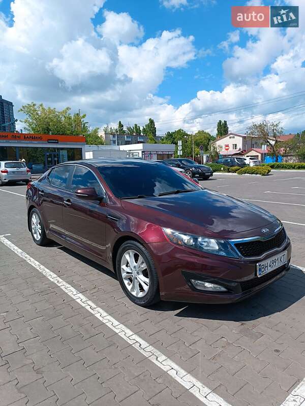 Седан Kia Optima 2012 в 