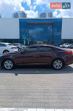 Седан Kia Optima 2012 в 