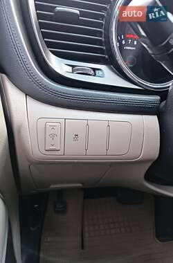 Седан Kia Optima 2012 в 