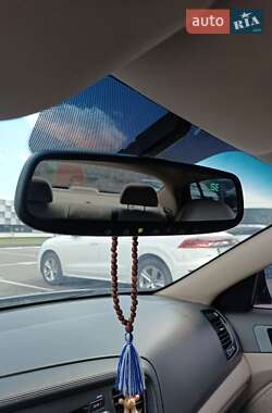 Седан Kia Optima 2012 в 