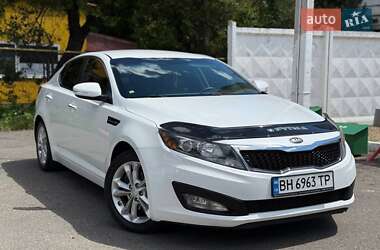 Седан Kia Optima 2012 в 