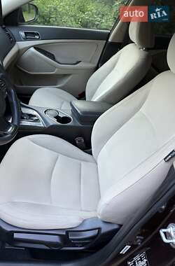 Седан Kia Optima 2015 в 