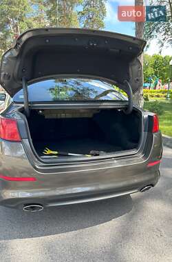 Седан Kia Optima 2013 в 