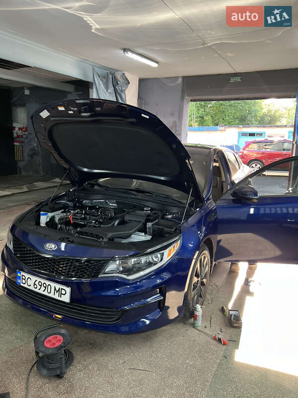 Седан Kia Optima 2018 в Львові