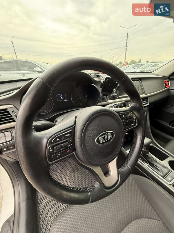 Седан Kia Optima 2016 в Киеве