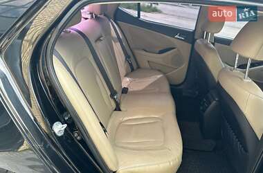 Седан Kia Optima 2012 в 