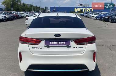 Седан Kia Optima 2017 в 