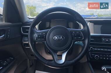Седан Kia Optima 2017 в 