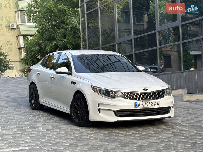 Седан Kia Optima 2016 в Запоріжжі