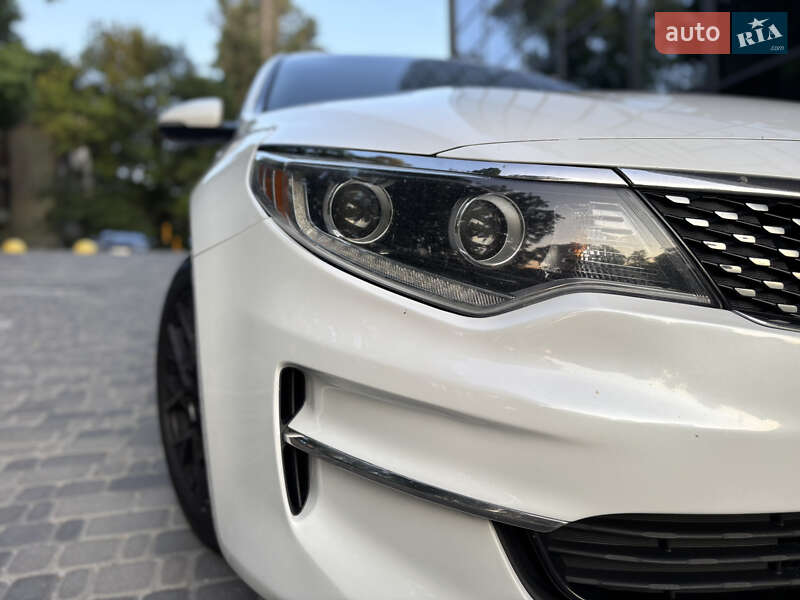 Седан Kia Optima 2016 в Запоріжжі