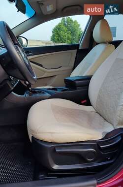Седан Kia Optima 2015 в 