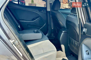 Седан Kia Optima 2015 в 