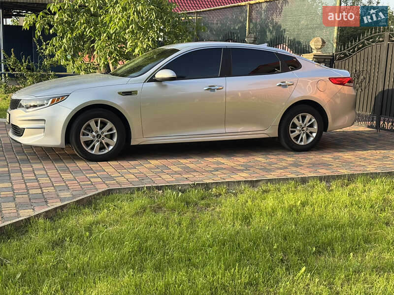 Седан Kia Optima 2017 в Умані