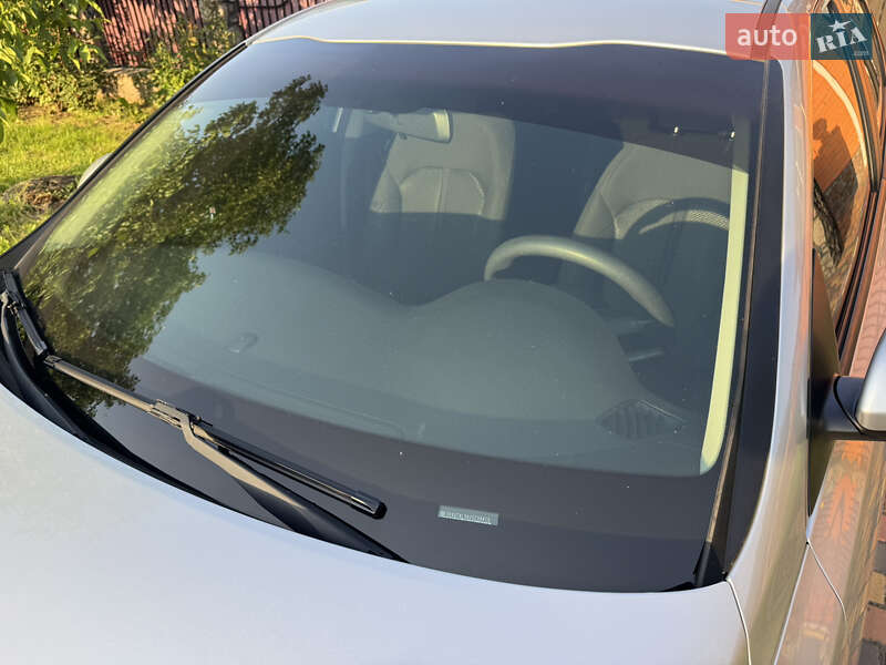 Седан Kia Optima 2017 в Умані