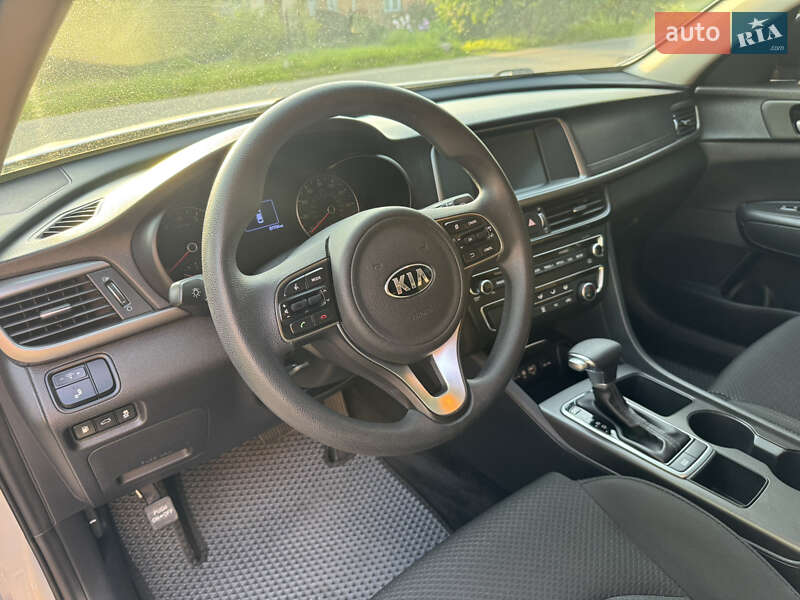 Седан Kia Optima 2017 в Умані