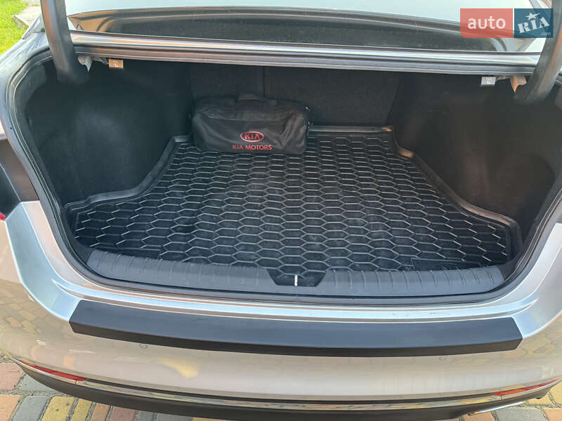 Седан Kia Optima 2017 в Умані