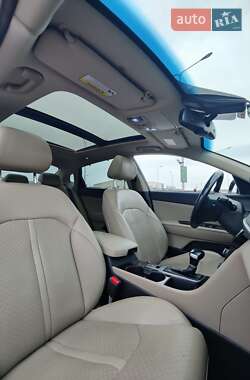 Седан Kia Optima 2017 в 