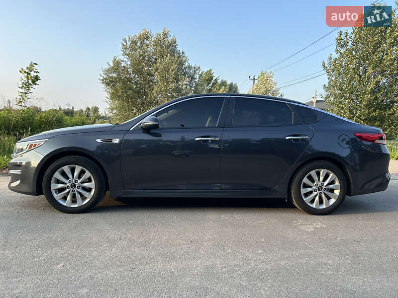 Седан Kia Optima 2016 в 