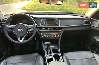 Седан Kia Optima 2016 в 